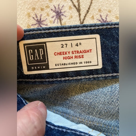 GAP Cheeky Straight High Rise jeans • size 27/4 • dark faded rinse • EUC - Picture 5 of 7